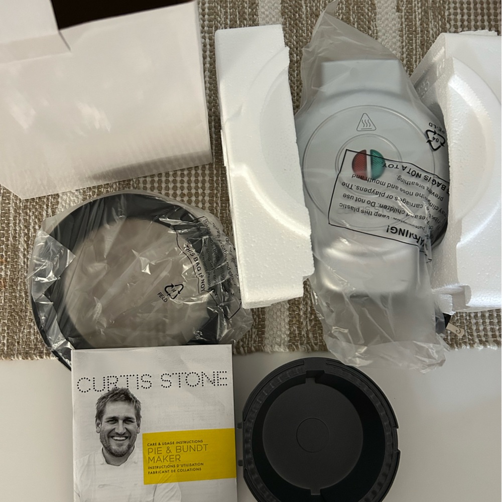 Curtis Stone Pie and Bundt Maker never been opened